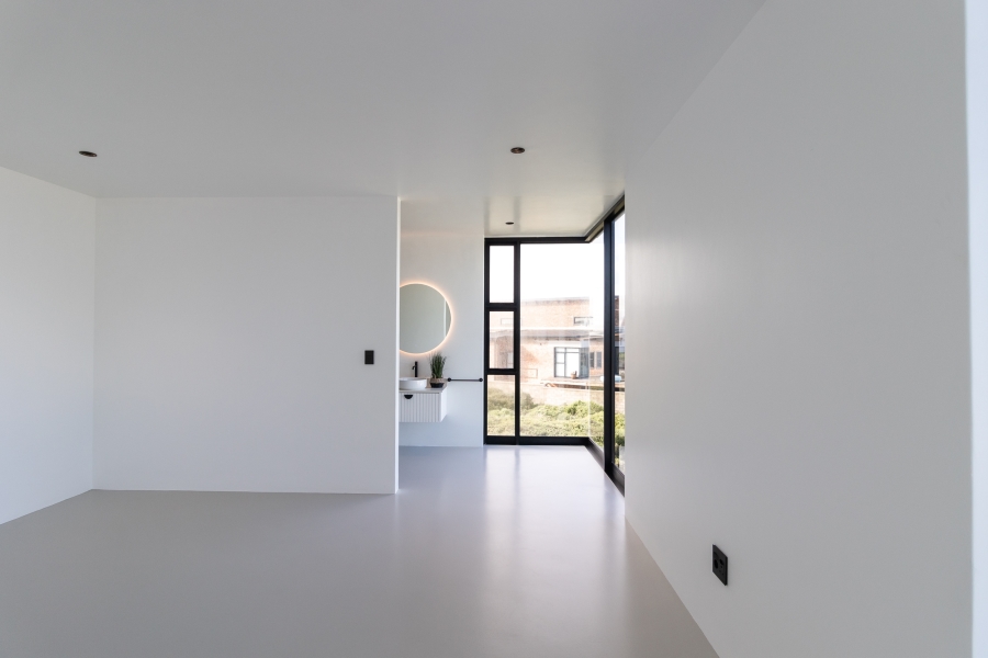 6 Bedroom Property for Sale in Yzerfontein Western Cape